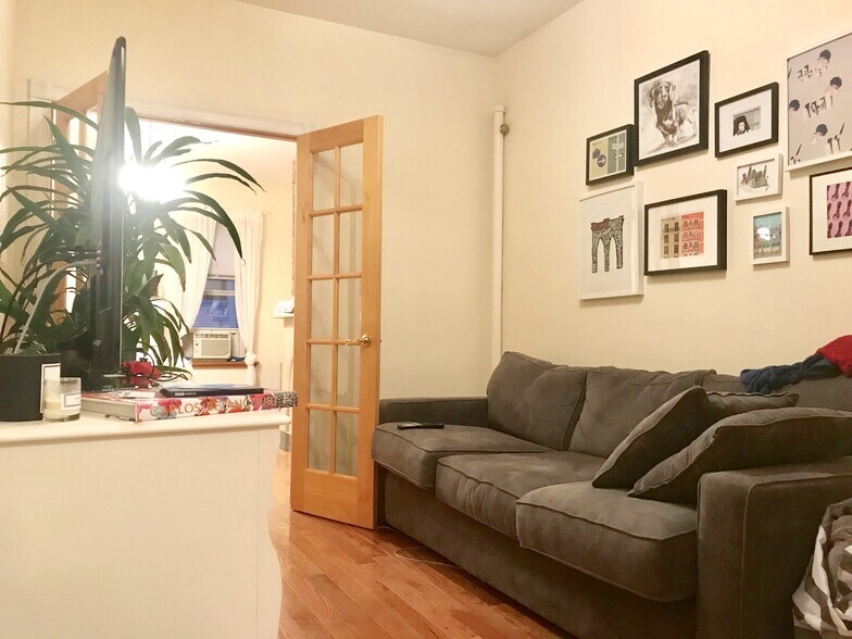 More Photos Of 92 Diamond St, Brooklyn Apartments For Sale