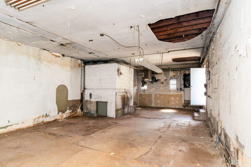 More Photos Of 640-642 Eagle Rock Ave, West Orange Storefront Retail Office For Lease