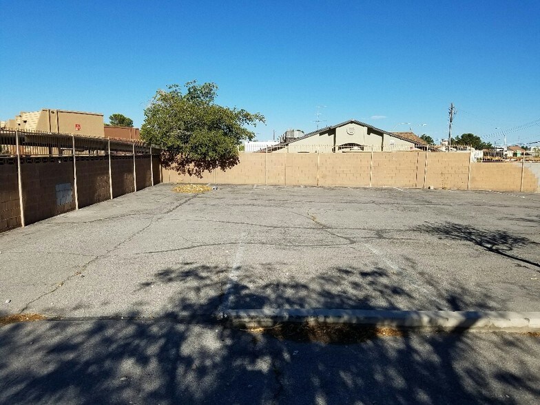 More Photos Of 5040 Edna Ave, Las Vegas Office For Lease