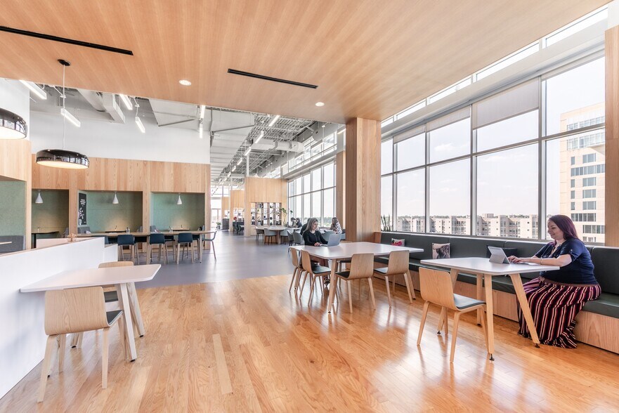 More Photos Of 800 Town And Country Blvd, Houston Coworking Space