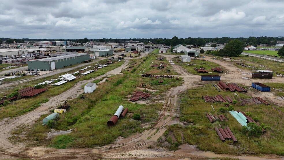 More Photos Of 2015 S Main St, Stuttgart Warehouse For Sale