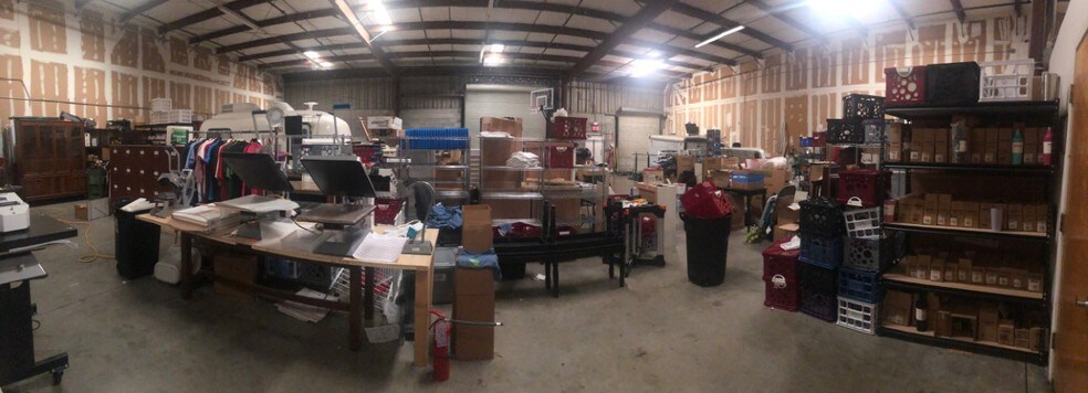 More Photos Of 2425-2573 Silver Star Rd, Orlando Warehouse For Lease