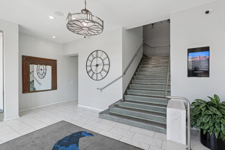 More Photos Of 3217 Montrose Blvd, Houston Office For Lease