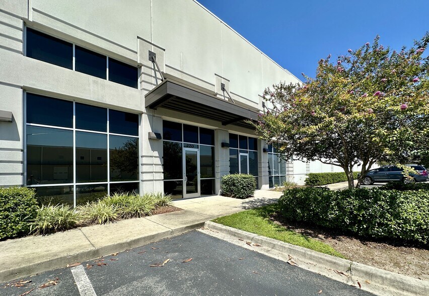 Primary Photo Of 17742 NW 115th Ave, Alachua Distribution For Lease