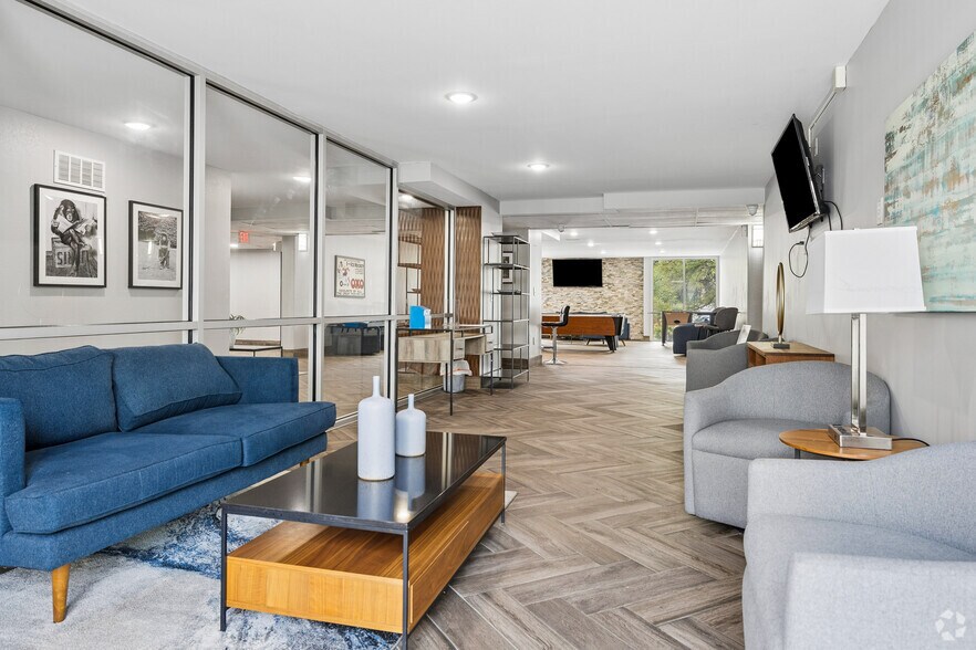 More Photos Of 1722 N Walnut St, Bloomington Apartments For Sale