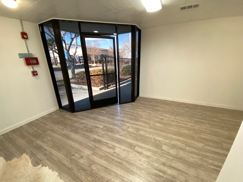 More Photos Of 41338 12th St W, Palmdale Light Manufacturing For Lease