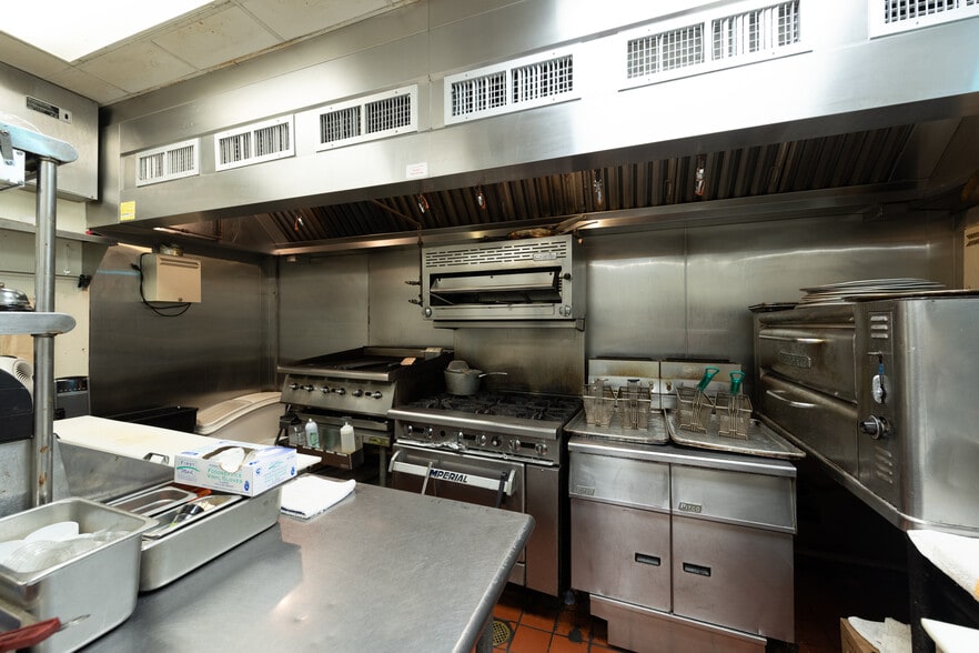 More Photos Of 4195 Washington St, Boston Bar For Sale