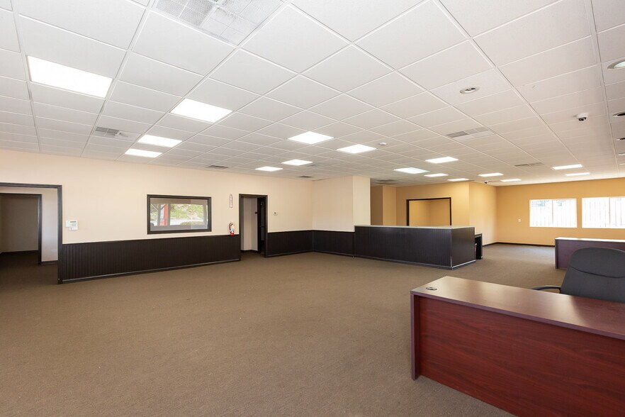 More Photos Of 200 W El Norte Pky, Escondido Unknown For Lease
