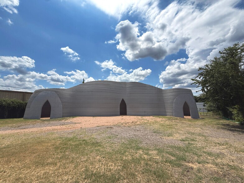 More Photos Of 400 E St Elmo Rd, Austin Unknown For Lease