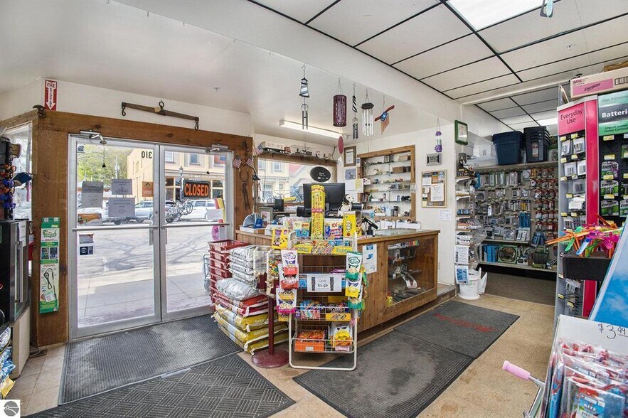 More Photos Of 310 Main St, Frankfort Storefront For Sale