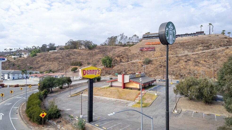More Photos Of 1504 Gillette Rd, Pomona General Retail For Sale