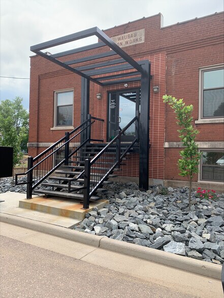 More Photos Of 1100 West St, Wausau Flex For Lease