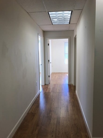 More Photos Of 2086 Generals Hwy, Annapolis Office For Lease