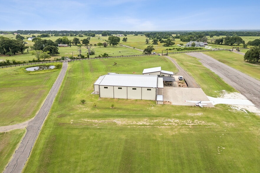More Photos Of 863 Vz County 1508 rd, Van Airplane Hangar For Sale