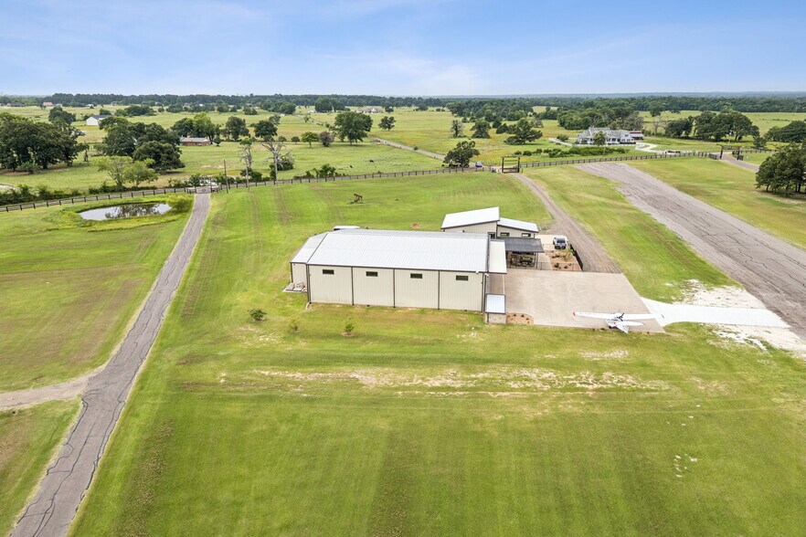 More Photos Of 863 VZ County Road 1508, Van Airplane Hangar For Sale