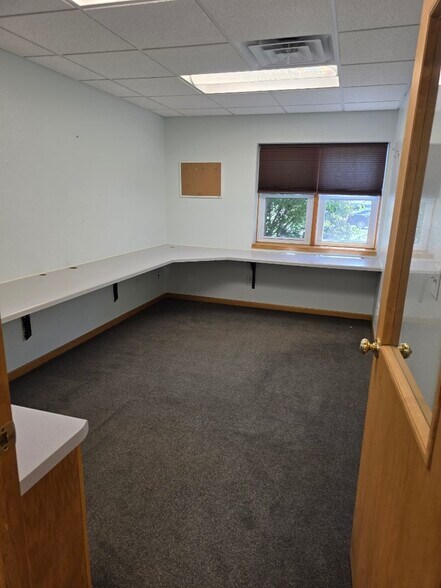 More Photos Of 1130 Sextonville Rd, Richland Center Medical For Lease