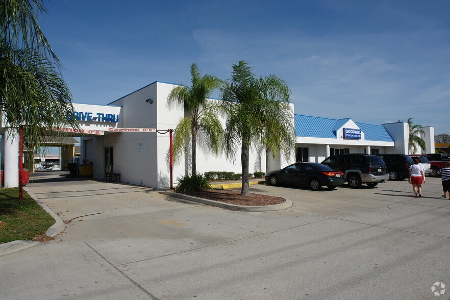 Primary Photo Of 1210 10th St E, Palmetto Freestanding For Lease