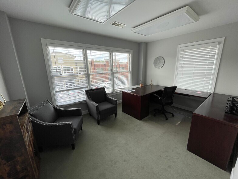 More Photos Of 955 W Wade Hampton Blvd, Greer Office For Lease