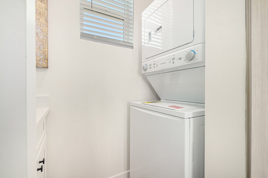 More Photos Of 1728 W Sherman St, Phoenix Multifamily For Sale