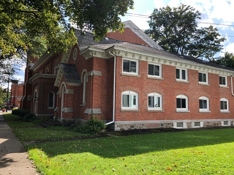 More Photos Of 109 Church St, Palmyra Religious Facility For Sale