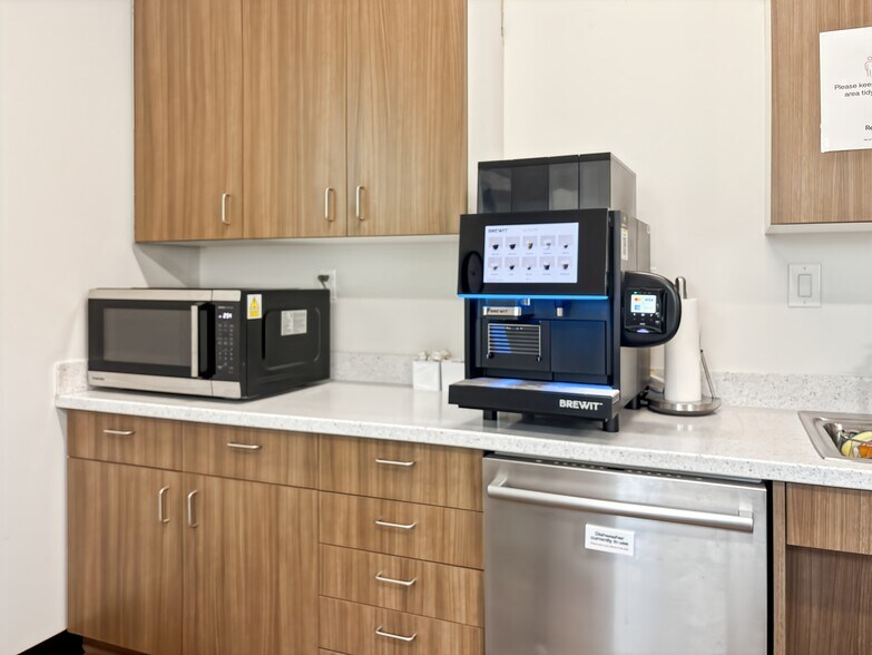 More Photos Of 13625 Ronald Reagan Blvd, Cedar Park Coworking Space