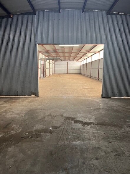 More Photos Of 6920 Gardner Rd, San Antonio Service For Lease