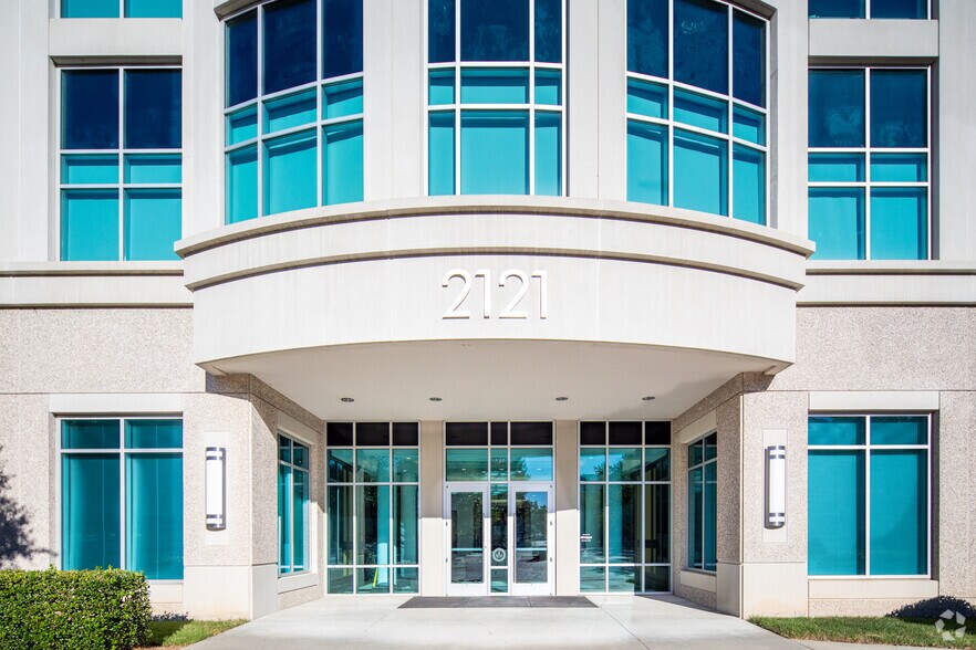 More Photos Of 2121 RDU Center Dr, Morrisville Office For Lease