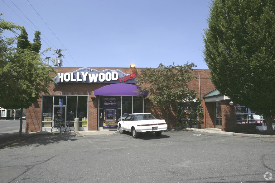 More Photos Of 3557 SE Hawthorne Blvd, Portland Freestanding For Lease