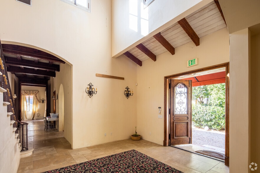 More Photos Of 1832 S Sepulveda Blvd, Los Angeles Storefront Retail Residential For Sale