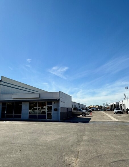 More Photos Of 1551-1575 Los Angeles Ave, Ventura Industrial For Sale