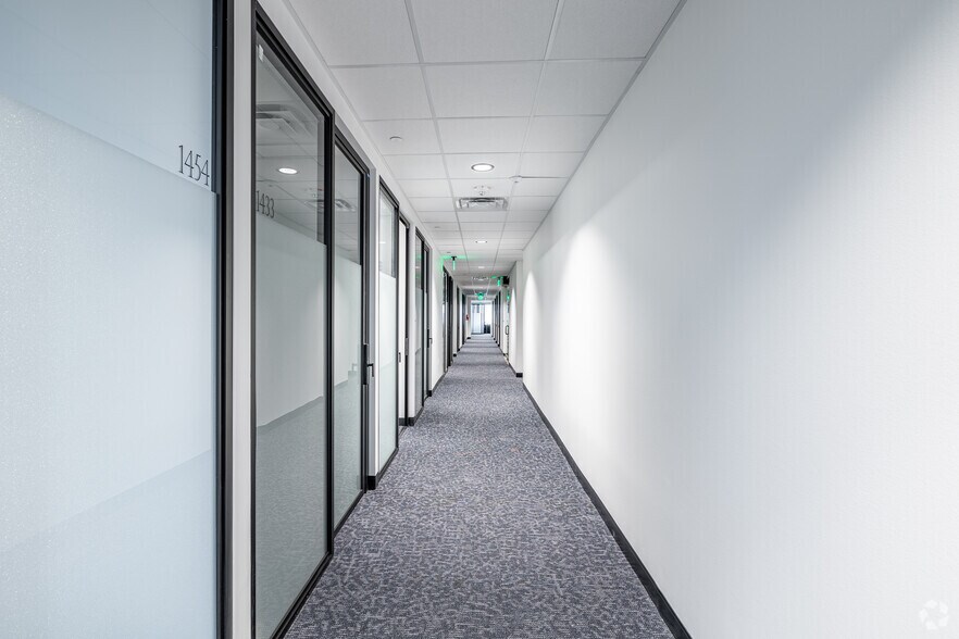 More Photos Of 7550 W Interstate 10, San Antonio Office For Lease