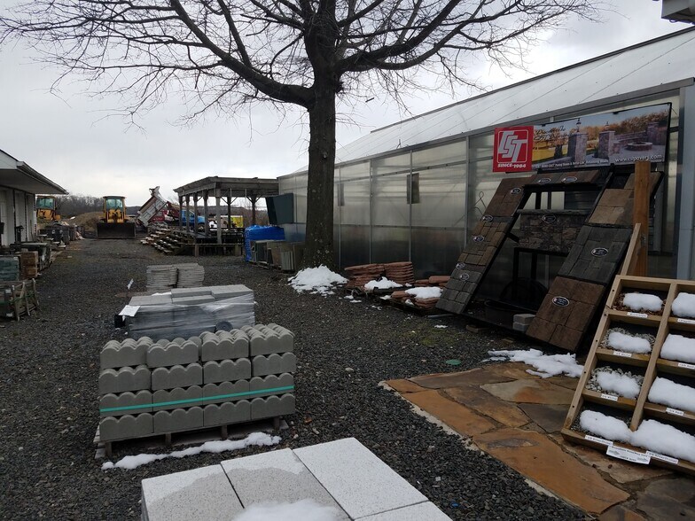 More Photos Of 434 Oakshade Rd, Shamong Garden Center For Sale