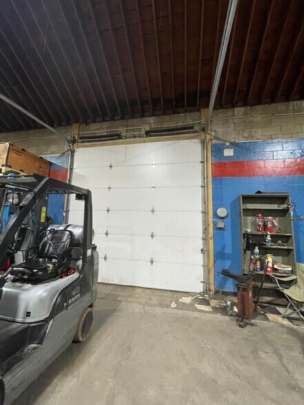 More Photos Of 3440 W Broad St, Columbus Warehouse For Sale