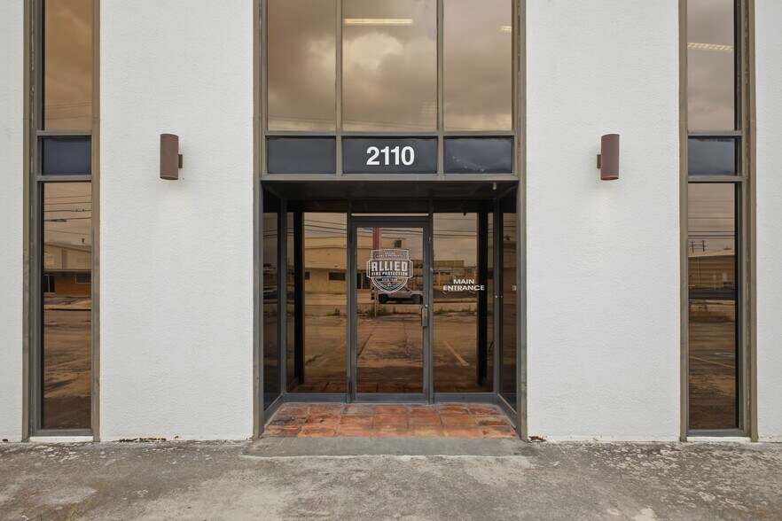 More Photos Of 2110 Mannix Dr, San Antonio Light Distribution For Lease