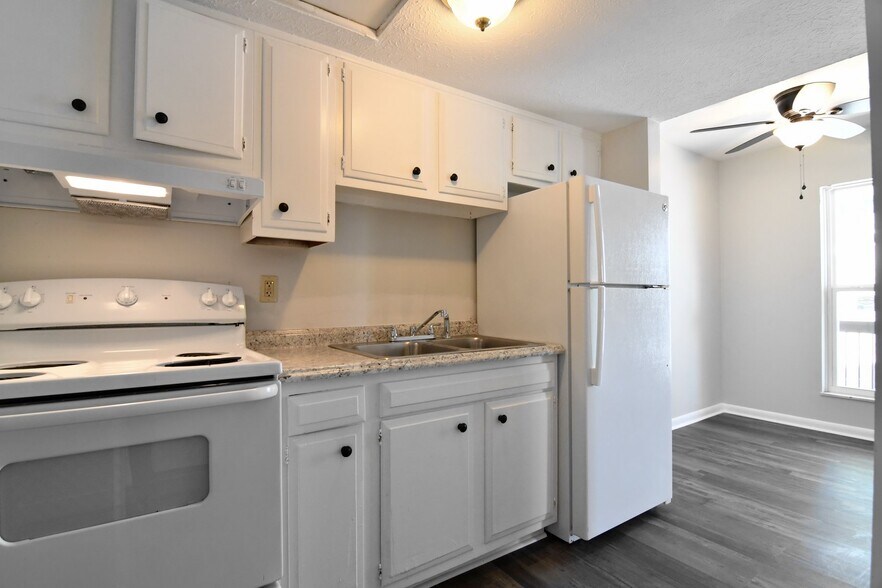 More Photos Of 4728 Southern Pky, Louisville Apartments For Sale