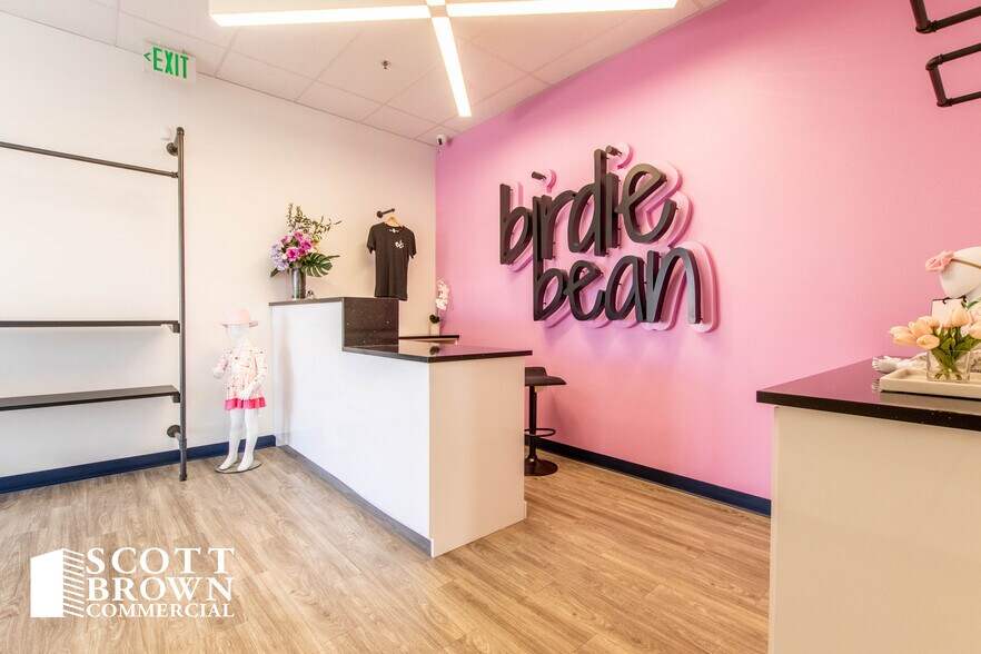 More Photos Of 650 Industry Way, Prosper Showroom For Lease