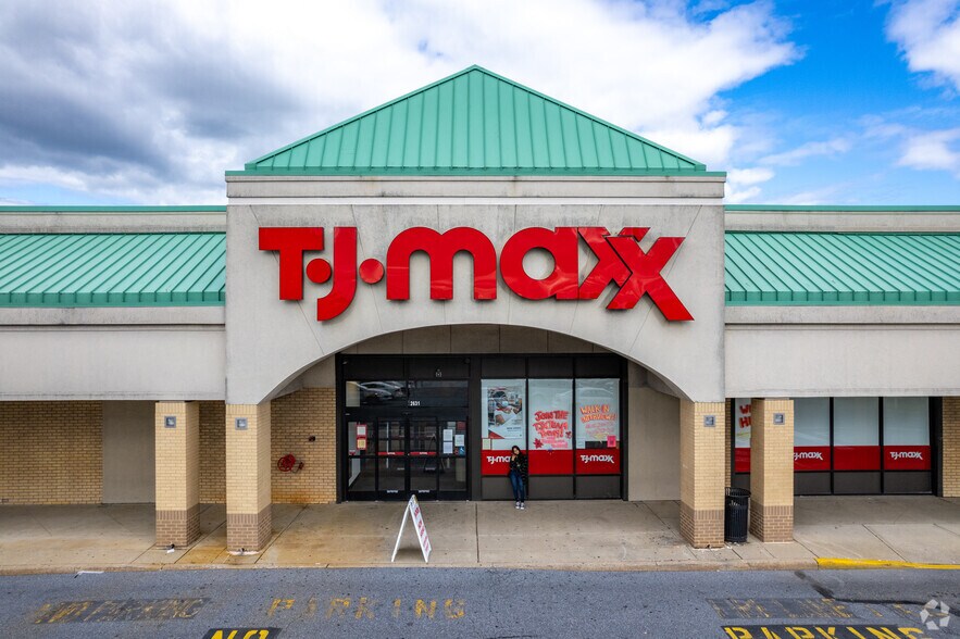 More Photos Of 2601-2631 Macarthur Rd, Whitehall Unknown For Sale