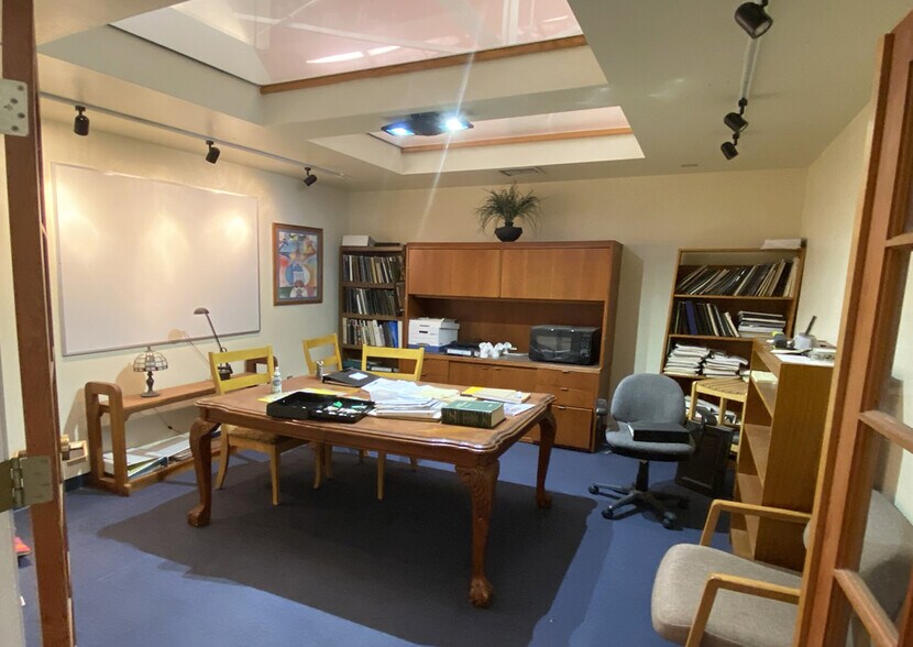 More Photos Of 600 1st St NW, Albuquerque Office For Sale