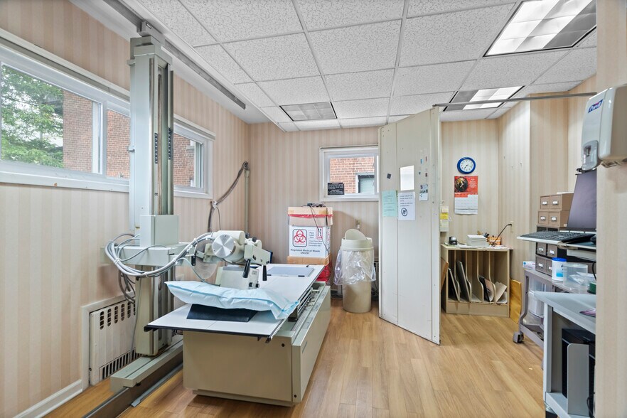 More Photos Of 1481 Chapel St, New Haven Office For Sale