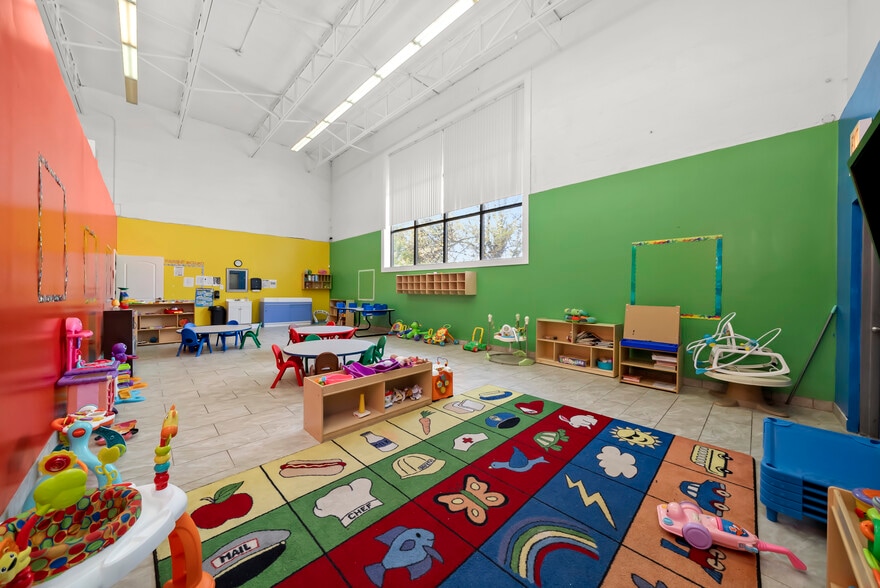 More Photos Of 1155 W 81st St, Chicago Daycare Center For Sale