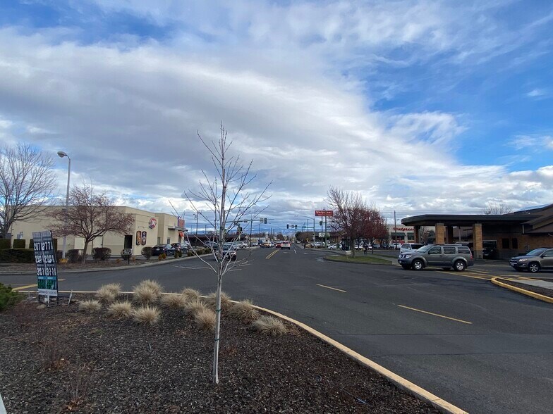 More Photos Of 1600-1648 Plaza Way, Walla Walla Unknown For Lease