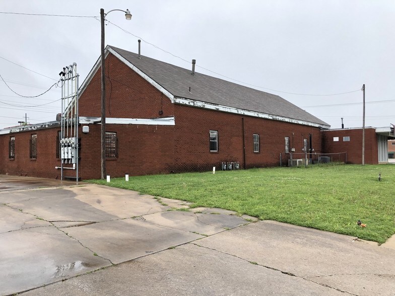 More Photos Of 5900 S Pennsylvania Ave, Oklahoma City Freestanding For Lease