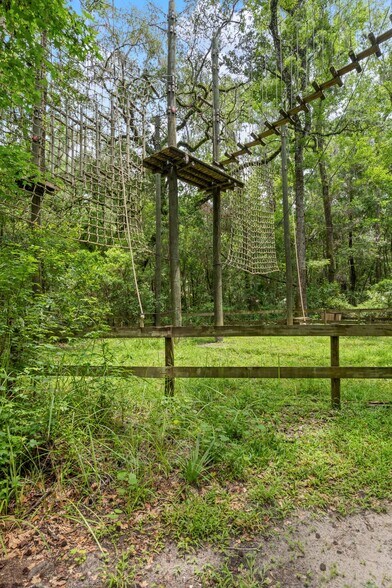 More Photos Of 6440 Cedar Ln, Brooksville Sports And Entertainment For Sale