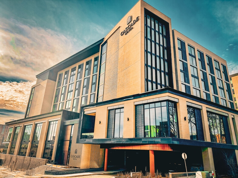 More Photos Of 4600 Wornall Rd, Kansas City Hotel For Lease