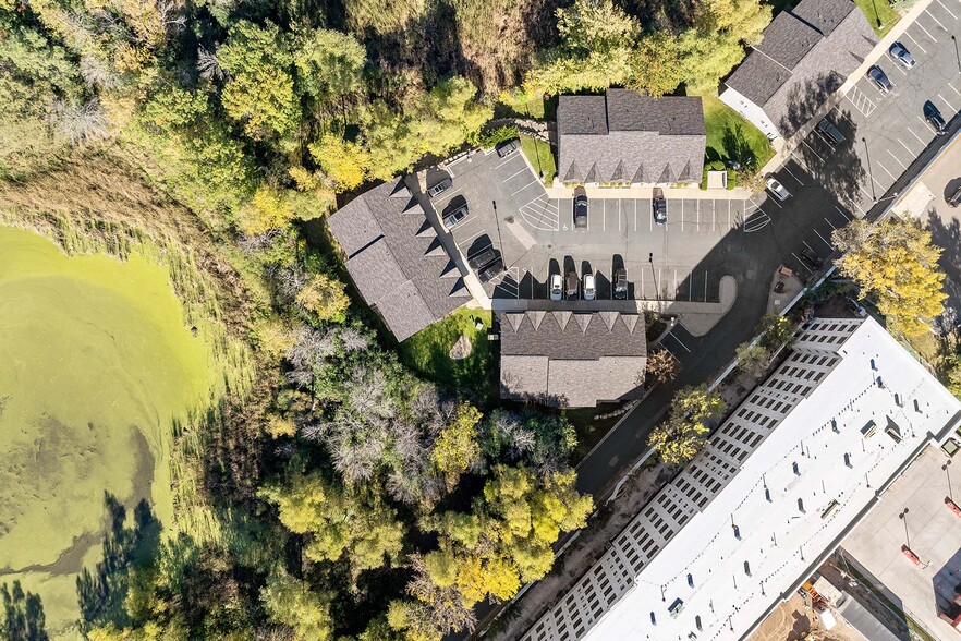 More Photos Of 2560-2568 Rice St, Saint Paul Office For Sale