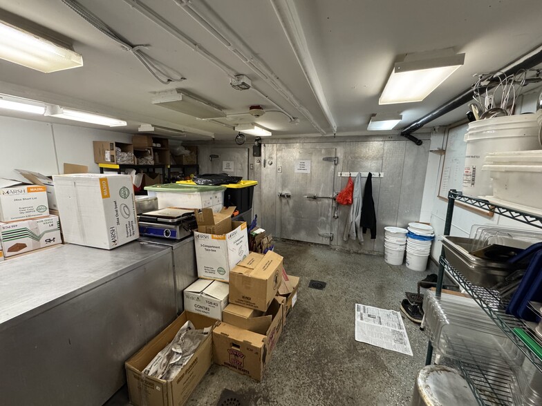 More Photos Of 3935 Bell Blvd, Bayside Restaurant For Lease