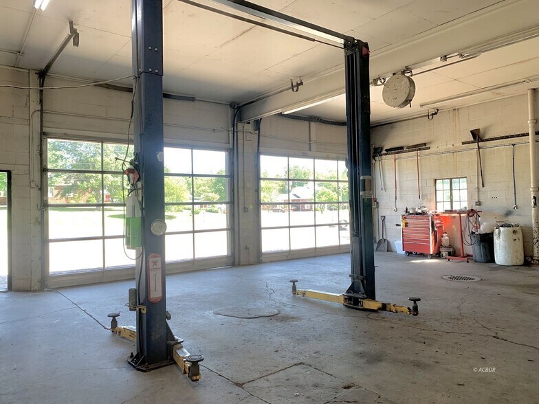 More Photos Of 751 Jackson Pike, Gallipolis Auto Repair For Sale