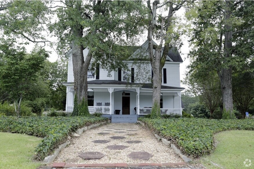 Primary Photo Of 1994 New Hope Church Rd, Monroe Office Residential For Lease