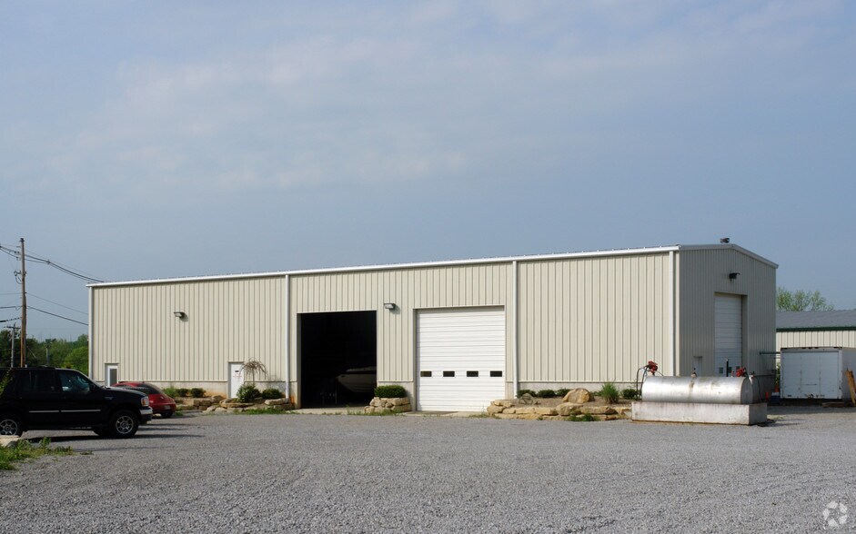 More Photos Of 13711 Aiken Rd, Louisville Unknown For Lease