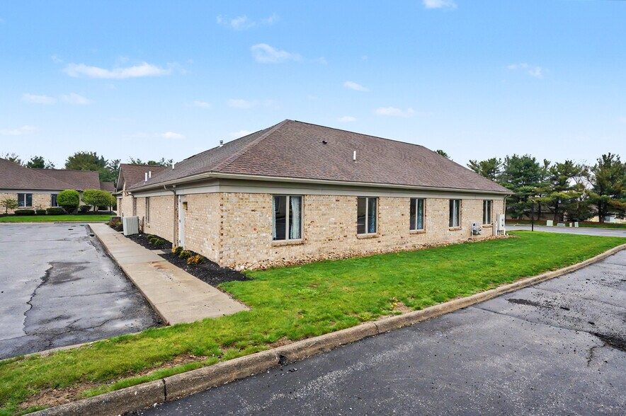 More Photos Of 819 Southwestern Run, Youngstown Medical For Sale